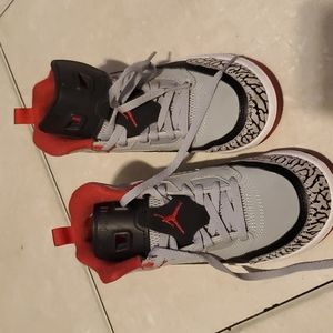 Jordan retro spizike BP size 3y gray black and red